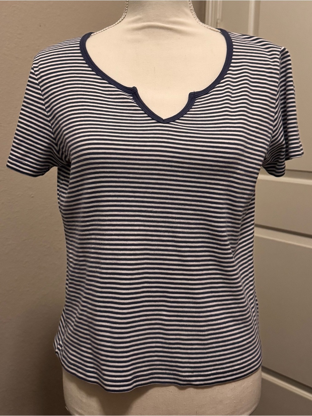 Jones Wear Sport Women's Blue and White Striped Short Sleeve Top Size M